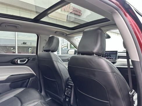 Used 2022 Jeep Compass Limited w/ Sun and Sound Group image 18