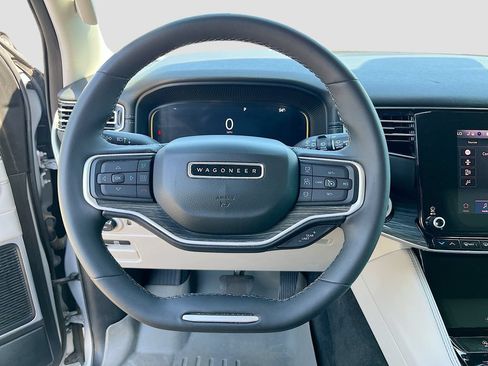 Used 2022 Jeep Wagoneer Series II AWD/4WD image 11