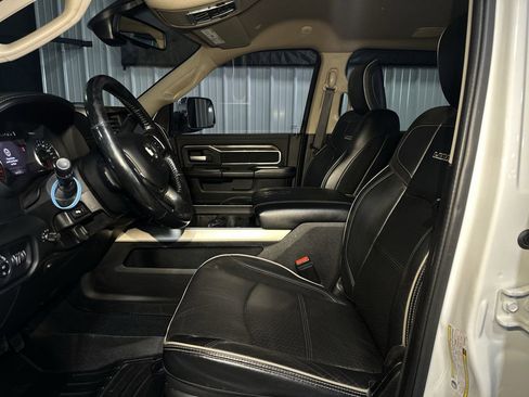 Used 2019 RAM 3500 Laramie image 31