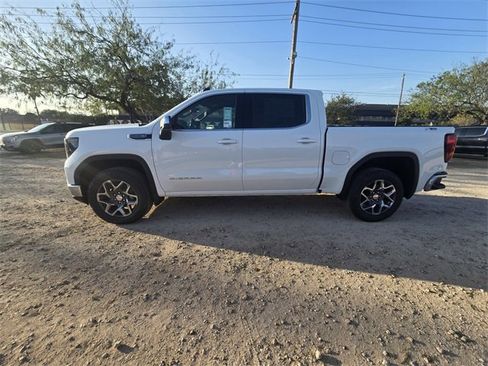 New 2026 GMC Sierra 1500 SLE image 8