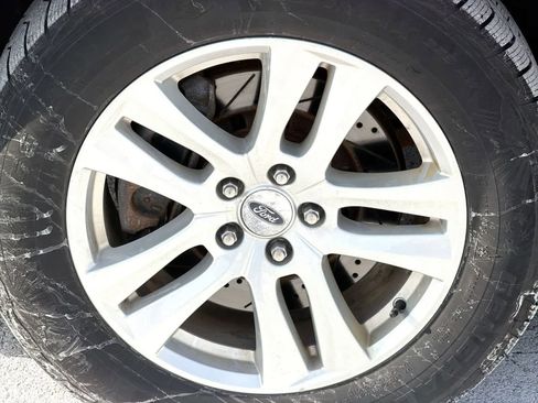 Used 2018 Ford Explorer XLT w/ Equipment Group 202A image 14