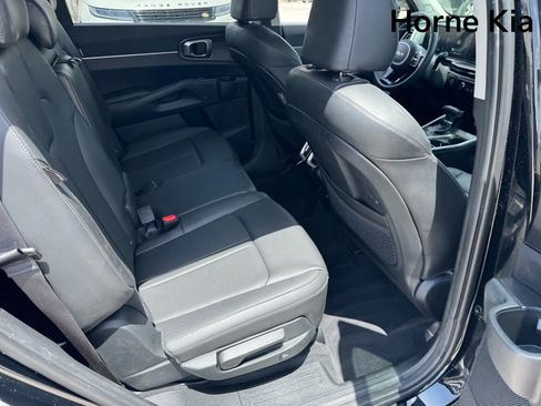 Certified 2024 Kia Sorento S w/ Panoramic Sunroof Package FWD image 29