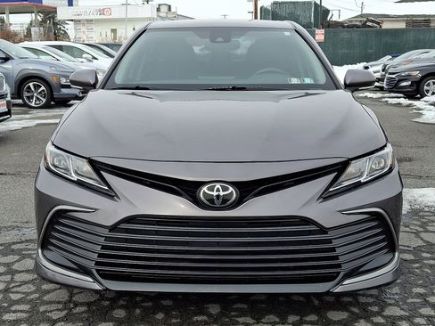 Used 2021 Toyota Camry LE image 2
