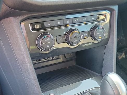 Used 2019 Volkswagen Tiguan SE w/ Panoramic Sunroof Package FWD image 25
