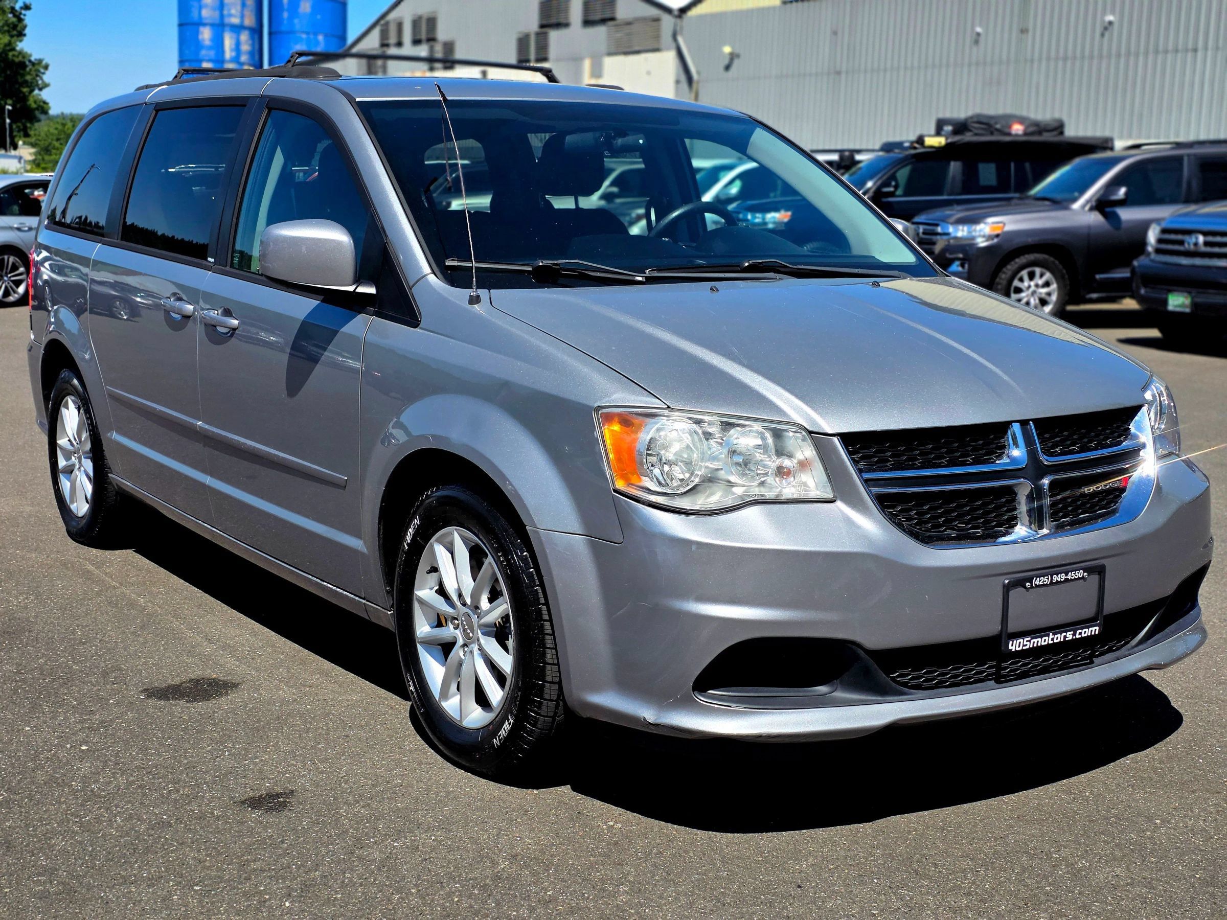 Used 2013 Dodge Grand Caravan SXT FWD image 1