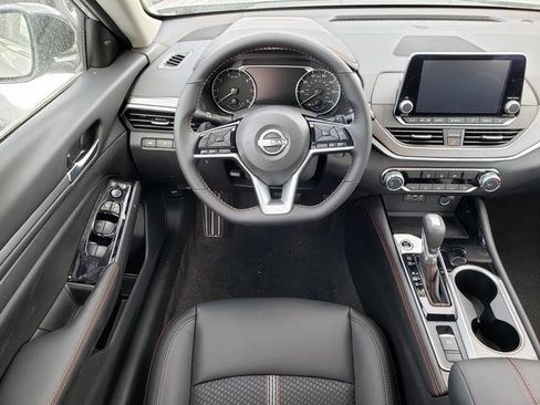 New 2025 Nissan Altima 2.5 SR image 15