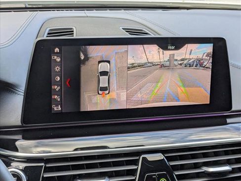 Used 2019 BMW M550i xDrive w/ Premium Package image 13