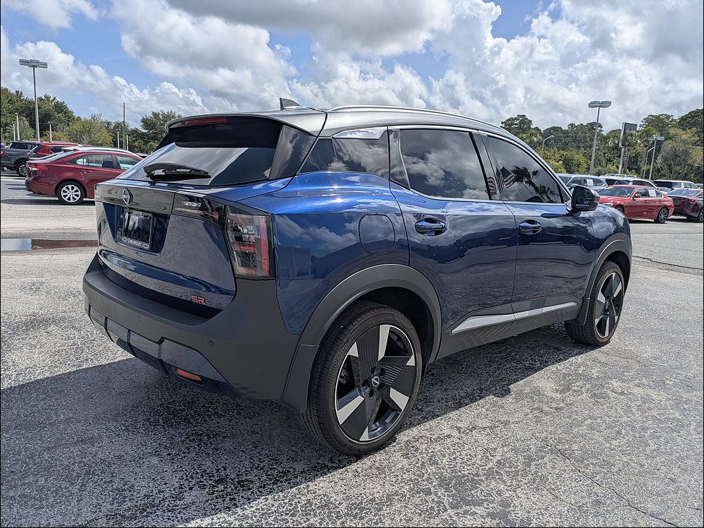 Used 2025 Nissan Kicks SR FWD image 6