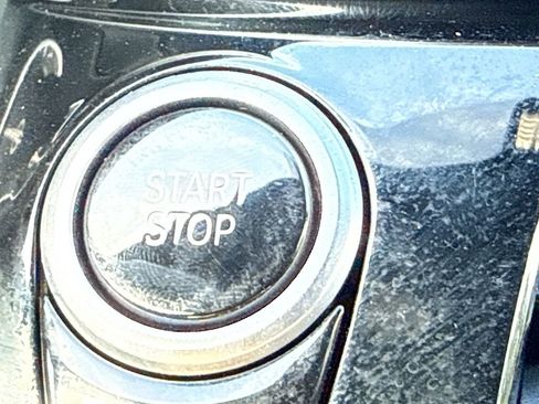 Used 2018 BMW 530e xDrive image 38