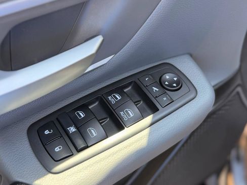 Used 2019 RAM 1500 Big Horn AWD/4WD image 9
