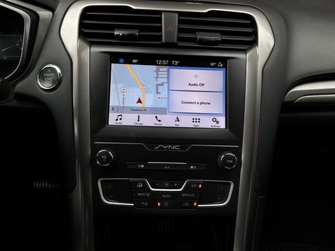Used 2019 Ford Fusion SE FWD image 26