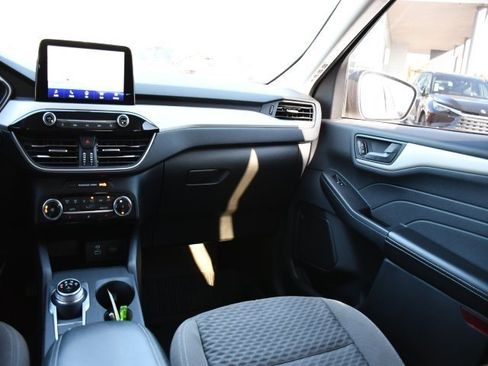 Used 2022 Ford Escape SE w/ Cold Weather Package image 21