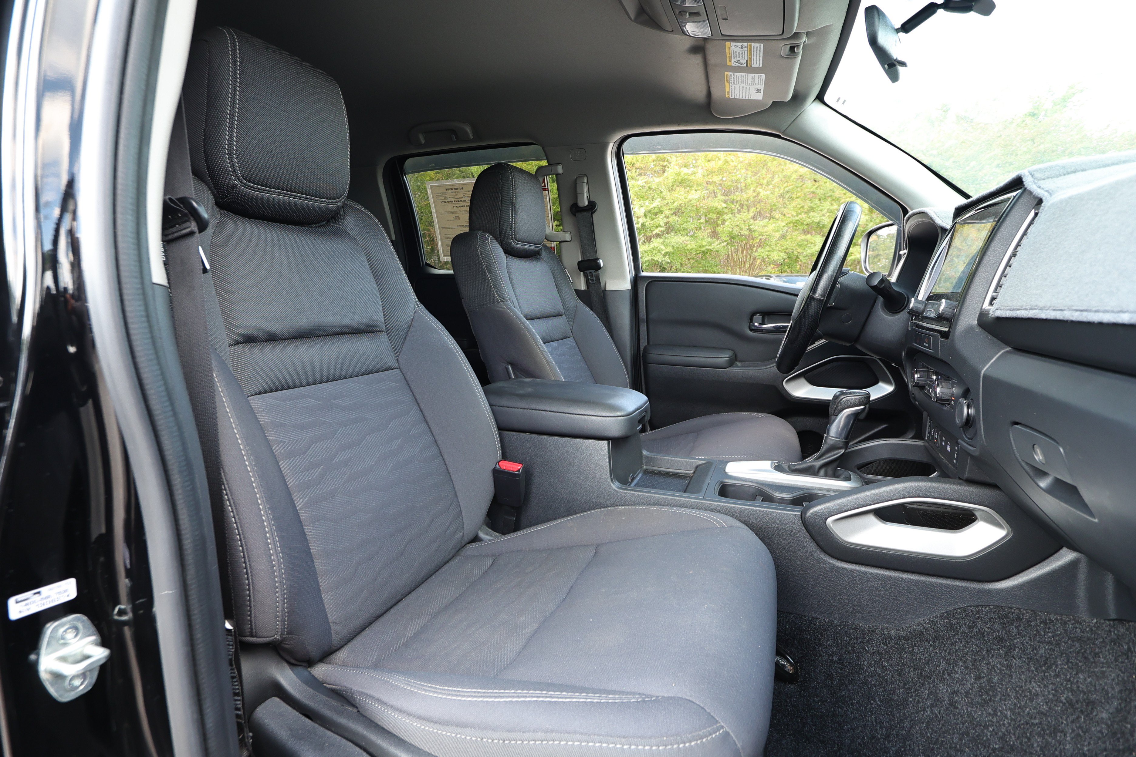 Used 2022 Nissan Frontier SV RWD image 28