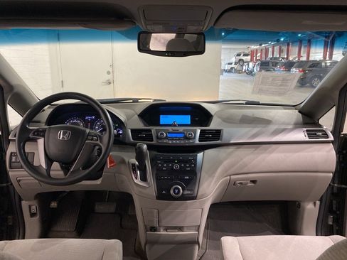 Used 2011 Honda Odyssey EX image 12