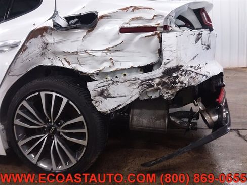 Used 2018 Kia Stinger Premium image 16