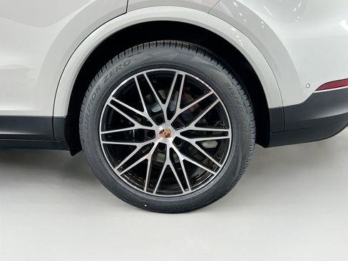 New 2026 Porsche Cayenne image 33