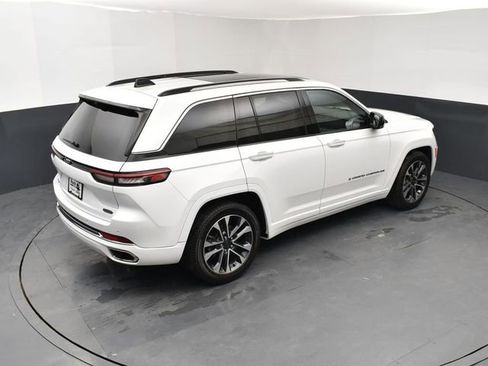 Used 2023 Jeep Grand Cherokee Overland w/ Luxury Tech Group IV image 18