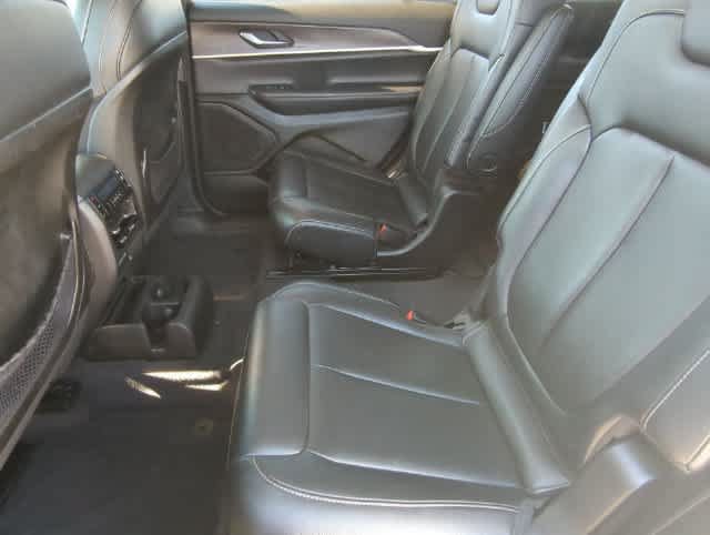 Used 2023 Jeep Grand Cherokee L Limited AWD/4WD image 19