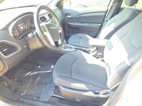 Used 2013 Chrysler 200 Touring FWD image 7