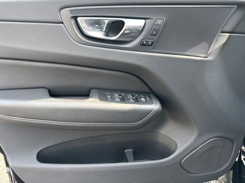 Certified 2025 Volvo XC60 B5 Core image 17
