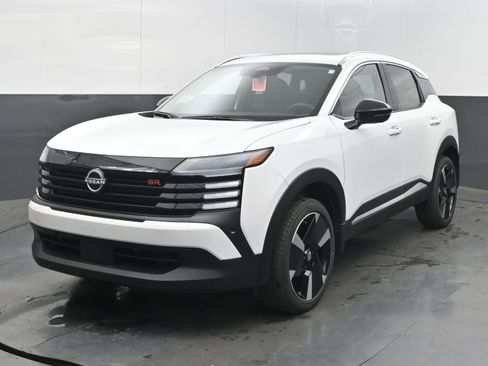 New 2026 Nissan Kicks SR w/ SR Premium Package image 3