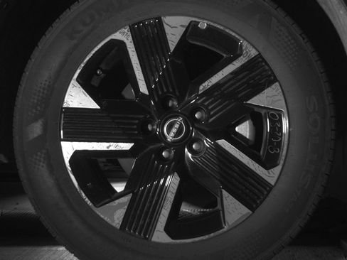 Used 2025 Nissan Kicks SV image 13