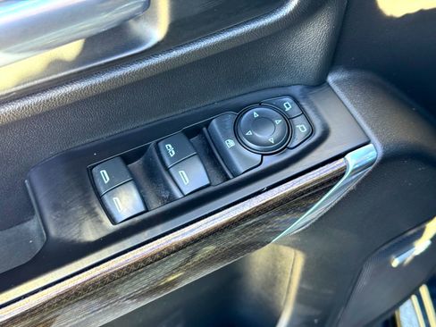 Used 2020 Chevrolet Silverado 1500 RST w/ Texas Edition image 15