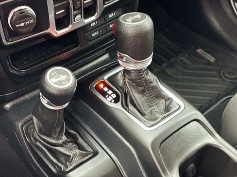 Used 2021 Jeep Wrangler Unlimited Sport AWD/4WD image 27