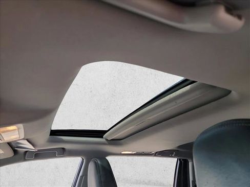 Used 2017 Toyota Highlander Limited image 11