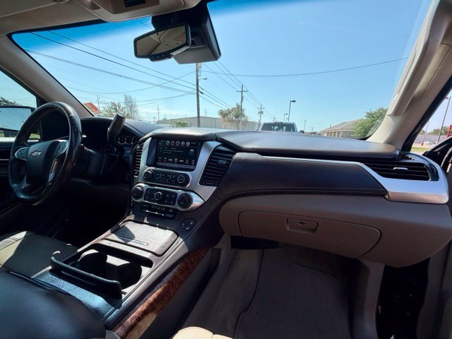 Used 2018 Chevrolet Suburban Premier AWD/4WD image 13