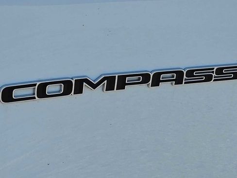 Used 2024 Jeep Compass Latitude AWD/4WD image 13