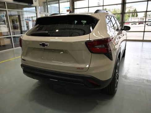 New 2026 Chevrolet Trax RS FWD image 5