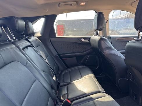 Used 2020 Ford Escape Titanium image 6