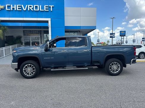 Used 2024 Chevrolet Silverado 2500 LTZ w/ LTZ Convenience Package AWD/4WD image 4