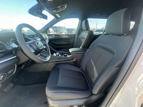 New 2025 Jeep Grand Cherokee L Laredo w/ Luxury Tech Group I image 13