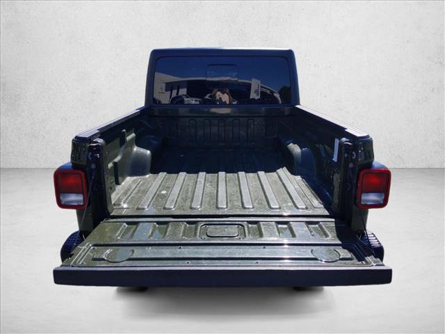 Used 2023 Jeep Gladiator Rubicon AWD/4WD image 6