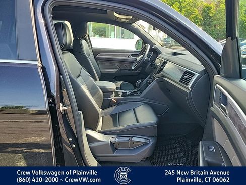 Certified 2023 Volkswagen Atlas Cross Sport SE w/ Panoramic Sunroof Package AWD/4WD image 16