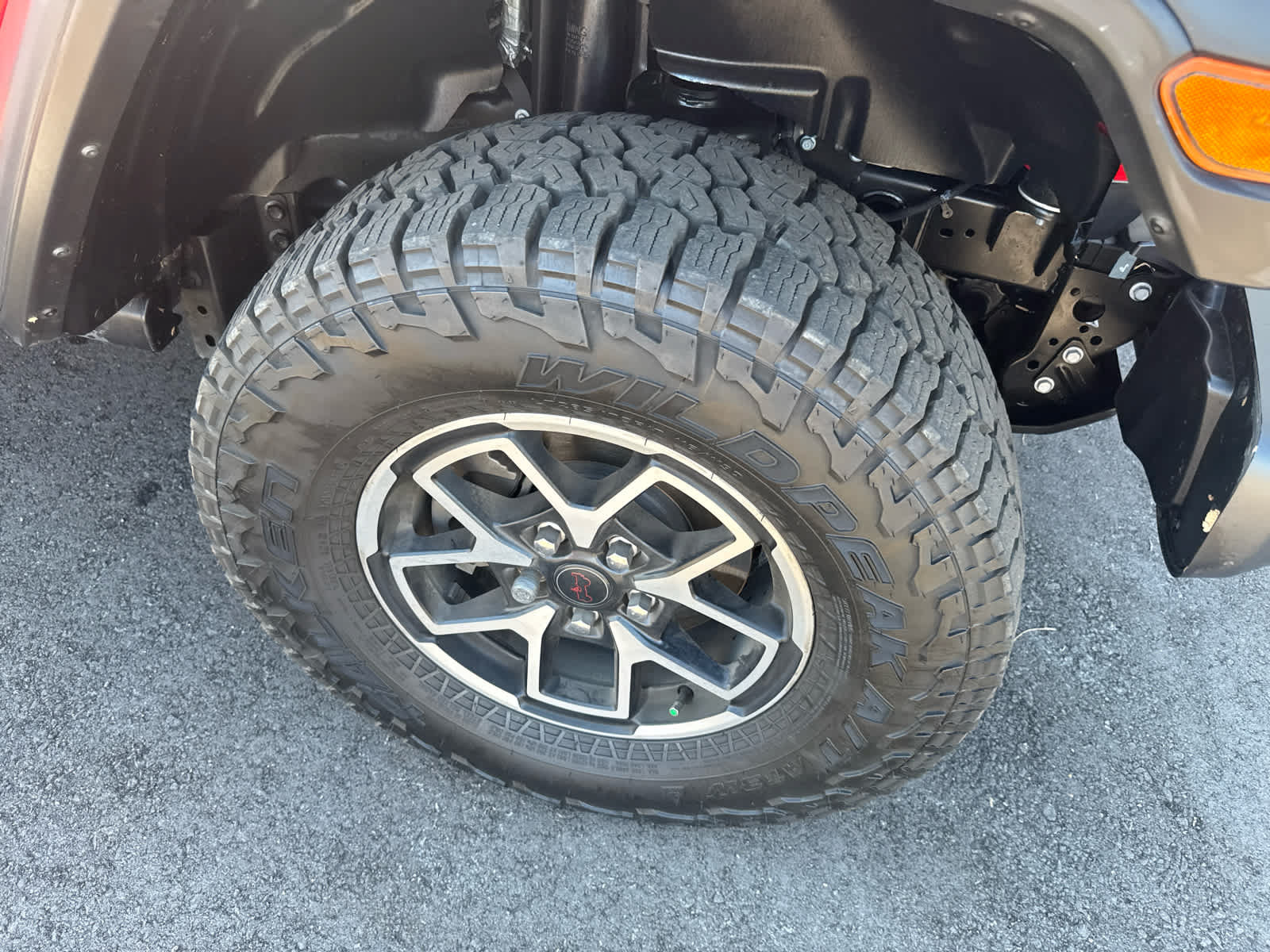Used 2024 Jeep Gladiator Rubicon w/ Safety Group AWD/4WD image 4