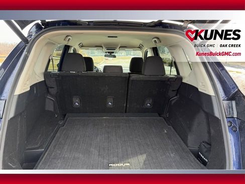 Used 2025 Nissan Rogue SV image 5