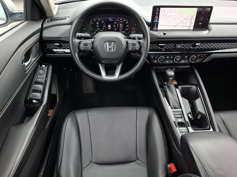 Used 2024 Honda Accord Touring image 11