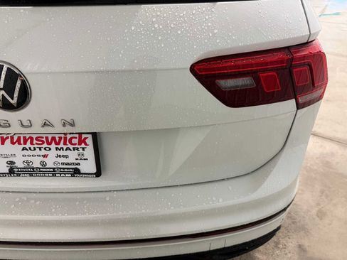 Certified 2023 Volkswagen Tiguan SE R-Line FWD image 18