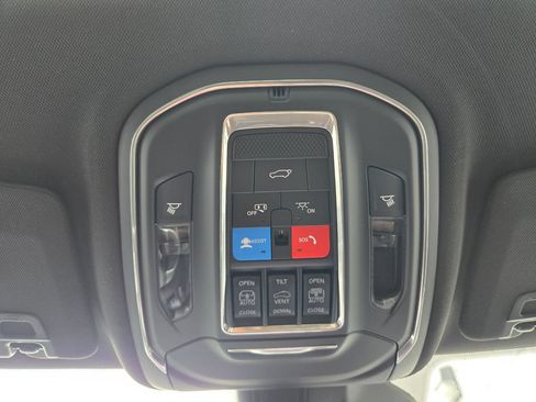 New 2025 Jeep Grand Cherokee Limited w/ Black Appearance Package AWD/4WD image 22