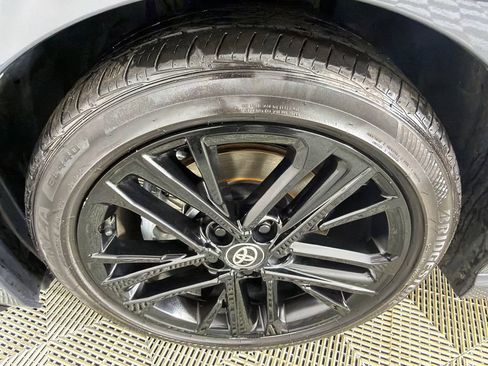 Used 2025 Toyota Camry SE image 11