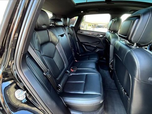 Used 2024 Porsche Macan image 25