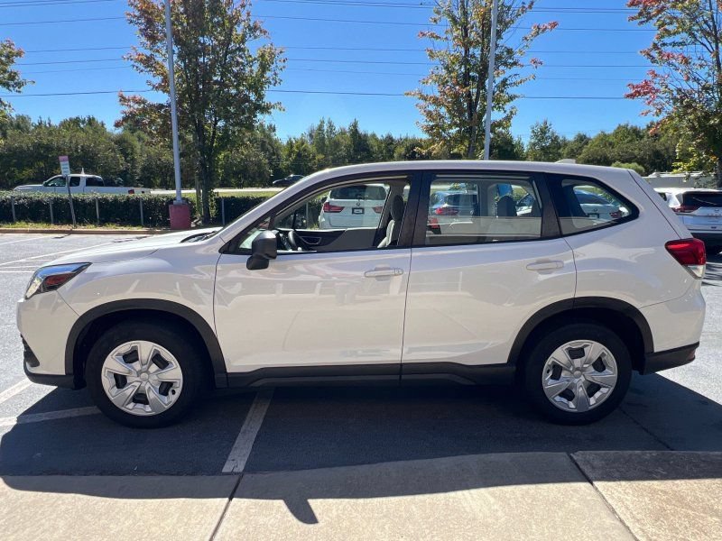Used 2023 Subaru Forester AWD/4WD image 4