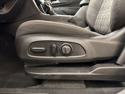 Used 2024 Chevrolet Equinox LT AWD/4WD image 15