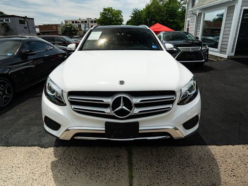 Used 2019 Mercedes-Benz GLC 300 4MATIC w/ Premium Package image 9