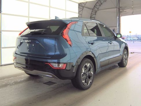 Used 2023 Kia Niro Wind w/ Wind Preserve Package FWD image 4