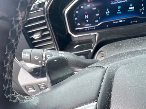 Used 2025 Chevrolet Silverado 1500 LT AWD/4WD image 28