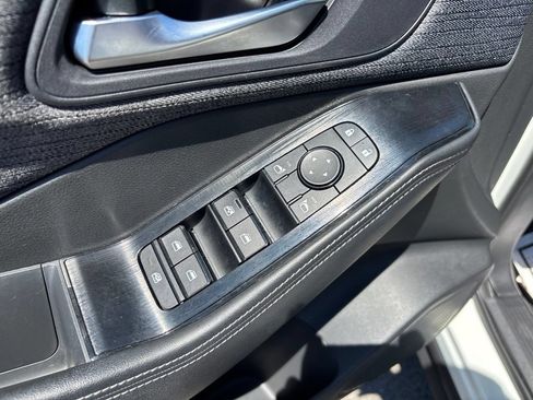 Used 2023 Nissan Rogue SV AWD/4WD image 17